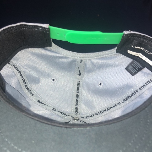 Nike  Golf Strapback Hat - Picture 3 of 6